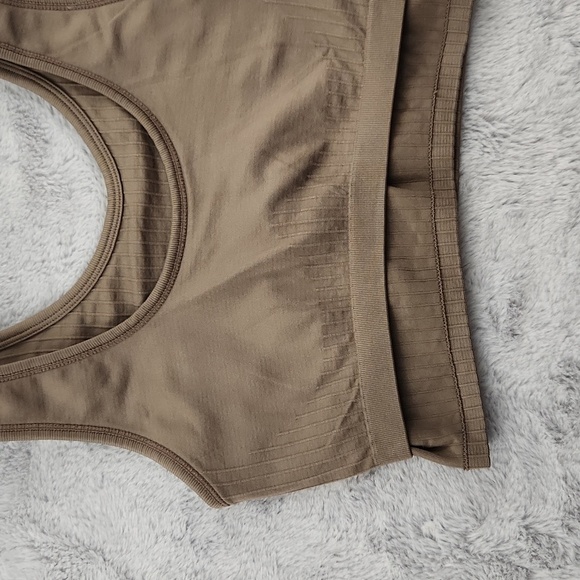 AERIE ribbed seamless tank bralette sports bra - Picture 6 of 11